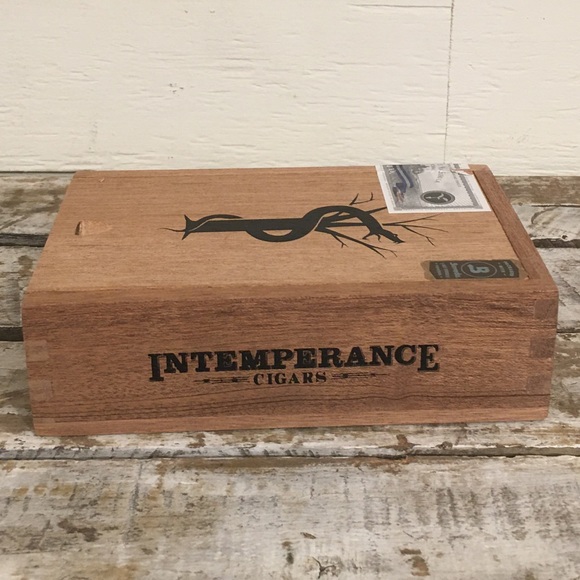 🧳3/$20🧳 Intemperance Cigar Box - Picture 5 of 7